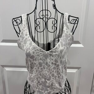 Lululemon Athletica Gray Leopard Peint Crop Top